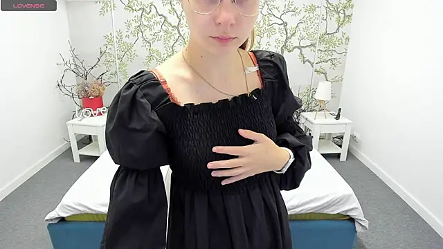 CharmedDoll online show from 10-13-25, 12:18