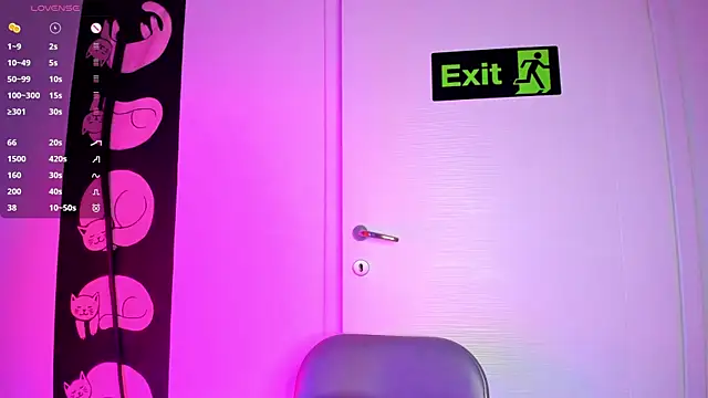 auroralatexprincess online show from 12-01-25, 07:59