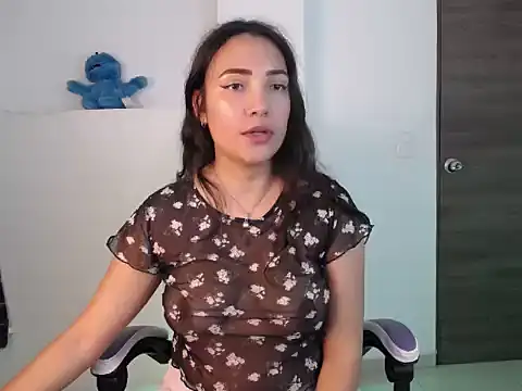 cutie and slutty online show from 10-11-25, 04:02