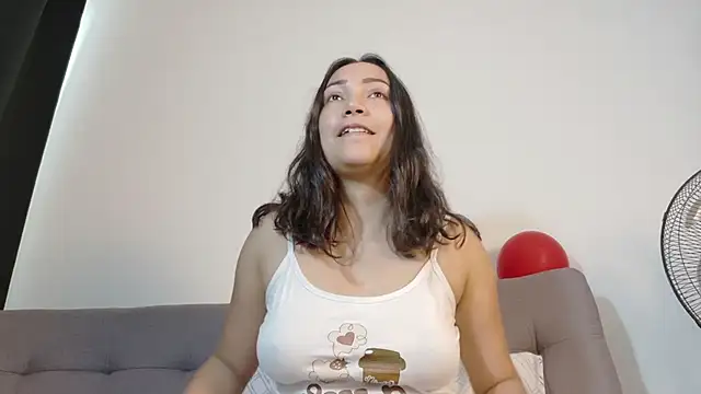 cutie and slutty online show from 02-15-26, 03:11