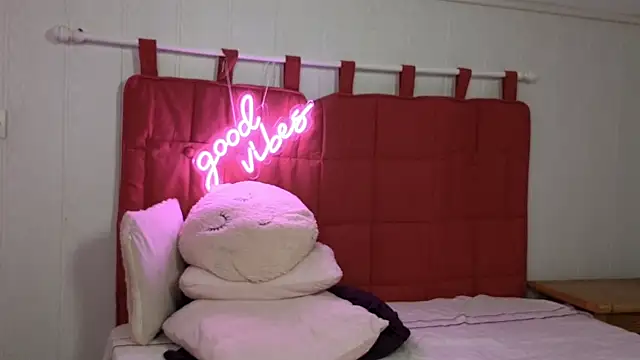 TiffanyDollxxx online show from 09-30-25, 08:48