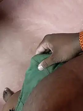 dinesh682 online show from 04-10-26, 06:31