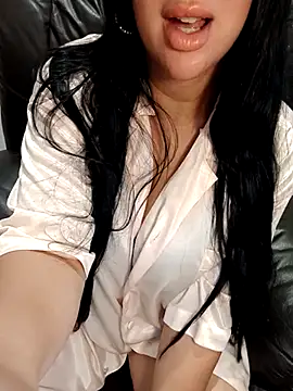 Queen sousou online show from 09-18-25, 08:23