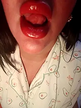 Queen sousou online show from 04-18-26, 09:33