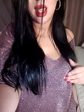 Queen sousou online show from 11-15-25, 01:04