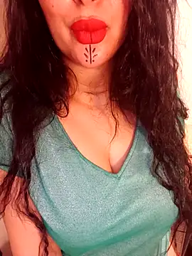 Queen sousou online show from 10-24-25, 07:57