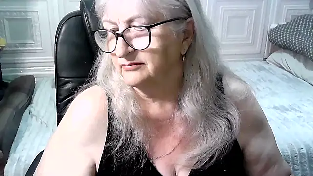LolkaAlyss online show from 05-10-26, 03:03