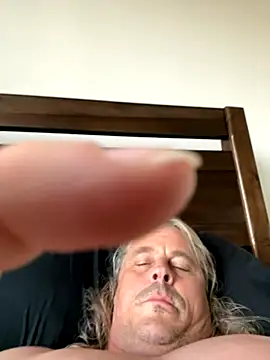 Snapshot of zeus337 chatting on 11-25-25, 07:36 zeus337 online show from 11-25-25, 07:36
