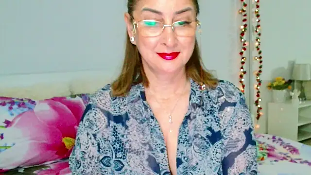 Snapshot of Tyana40 chatting on 05-16-26, 12:53 Tyana40 online show from 05-16-26, 12:53