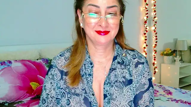 Snapshot of Tyana40 chatting on 05-07-26, 01:10 Tyana40 online show from 05-07-26, 01:10