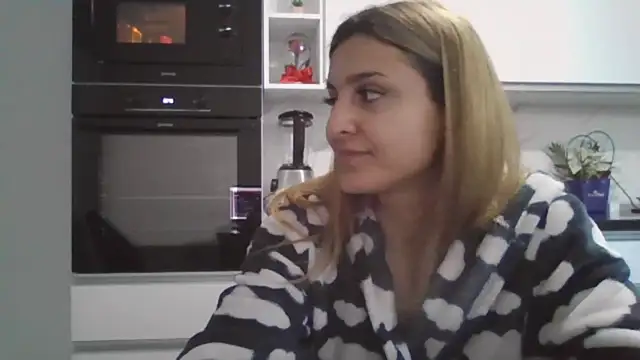 NicolePlay online show from 03-11-26, 04:39