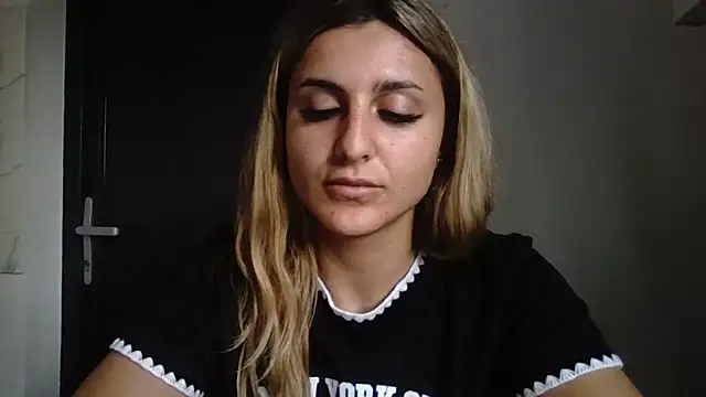 NicolePlay online show from 06-03-26, 01:45