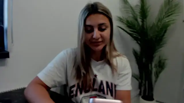 NicolePlay online show from 05-30-26, 03:24