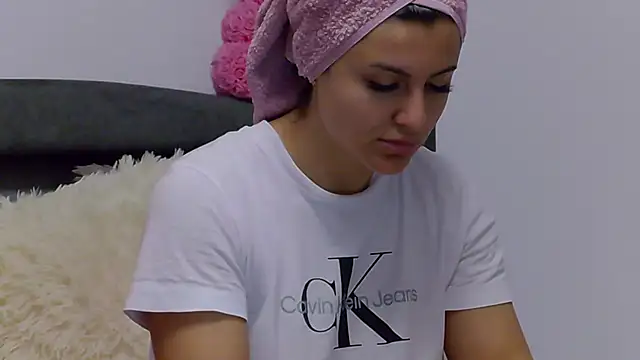 NicolePlay online show from 04-01-26, 05:20