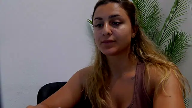 Snapshot of NicolePlay chatting on 06-30-26, 06:08 NicolePlay online show from 06-30-26, 06:08