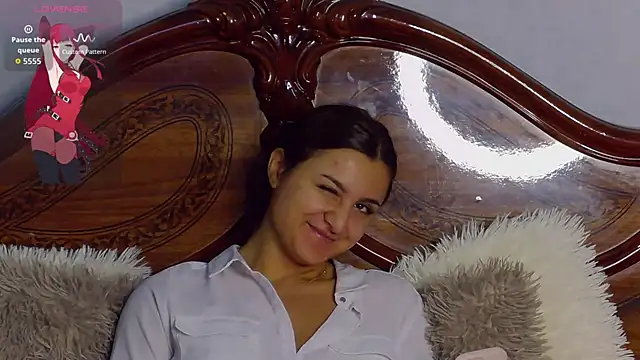Snapshot of NicolePlay chatting on 09-19-25, 04:49 NicolePlay online show from 09-19-25, 04:49