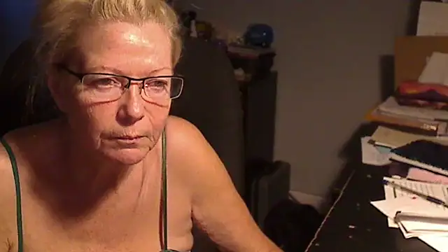 Snapshot of XTRAHORNYONE chatting on 03-01-25, 02:48 XTRAHORNYONE online show from 03-01-25, 02:48