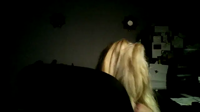 Snapshot of XTRAHORNYONE chatting on 10-13-25, 02:02 XTRAHORNYONE online show from 10-13-25, 02:02