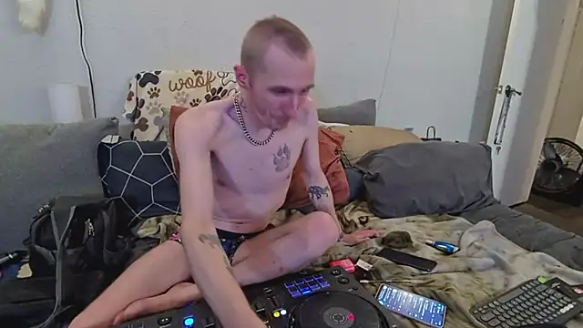 pyrowuff online show from 11-23-25, 08:46