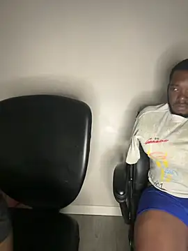 DancingLemonade online show from 04-19-26, 03:07