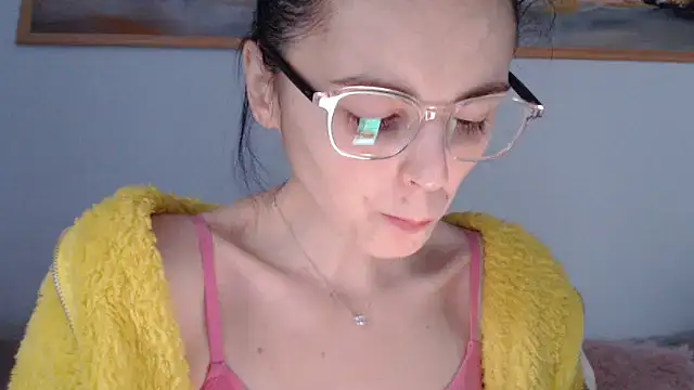 Snapshot of cleophee chatting on 03-05-26, 06:54 cleophee online show from 03-05-26, 06:54