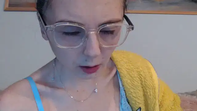 Snapshot of cleophee chatting on 03-04-26, 06:54 cleophee online show from 03-04-26, 06:54