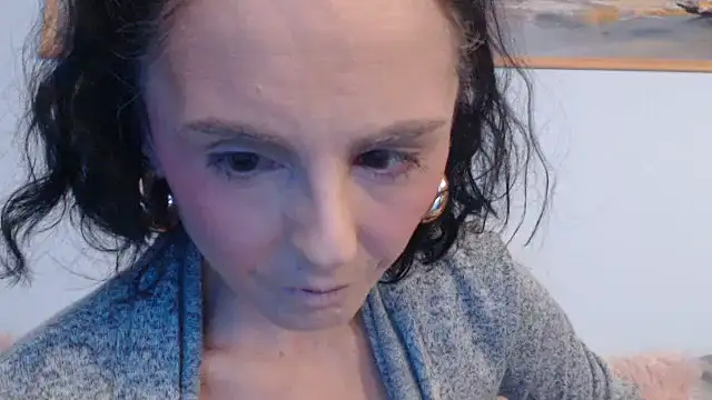 cleophee online show from 11-17-25, 07:12