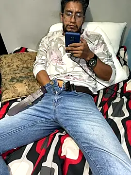 Snapshot of Darkdickhard chatting on 11-06-25, 04:27 Darkdickhard online show from 11-06-25, 04:27