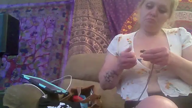 Mostlikely2suckseed88 online show from 05-19-26, 10:28