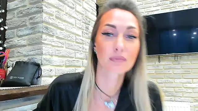 StarryHanna online show from 05-11-26, 05:21