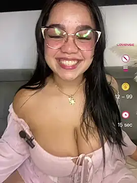 Snapshot of -Camila chatting on 07-19-26, 04:10 -Camila online show from 07-19-26, 04:10