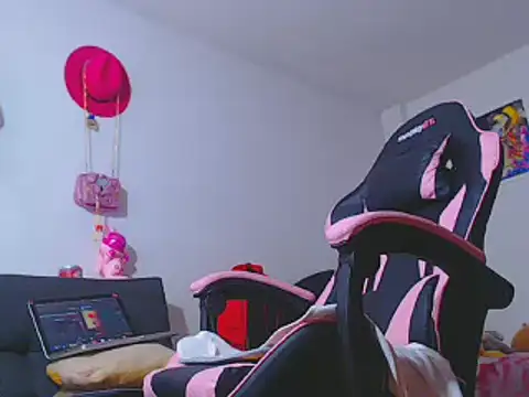 Snapshot of MARIANAWEED chatting on 01-31-26, 07:12 MARIANAWEED online show from 01-31-26, 07:12