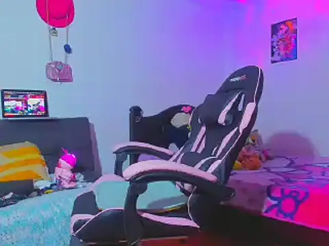 Snapshot of MARIANAWEED chatting on 03-02-26, 12:22 MARIANAWEED online show from 03-02-26, 12:22