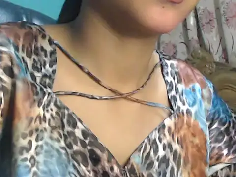 Snapshot of NancyRuvi chatting on 03-02-25, 02:58 NancyRuvi online show from 03-02-25, 02:58