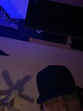 Jbizzle247 online show from 12-17-25, 01:21