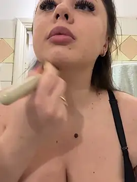 Sara Slow online show from 12-19-25, 12:18