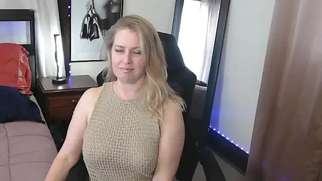 HollieBim online show from 01-06-26, 04:55