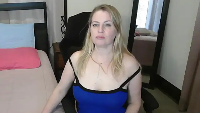 HollieBim online show from 03-20-26, 02:40