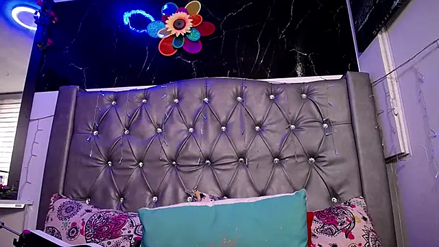 Snapshot of LAILAGUMMY chatting on 03-12-25, 03:51 LAILAGUMMY online show from 03-12-25, 03:51