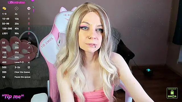 Snapshot of AmyRose6969 chatting on 12-06-24, 07:39 AmyRose6969 online show from 12-06-24, 07:39