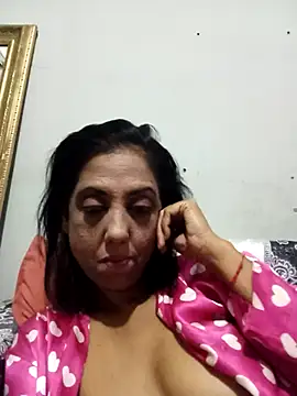 Mahi4luv online show from 06-24-26, 12:20