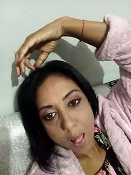 Mahi4luv online show from 06-26-26, 07:20