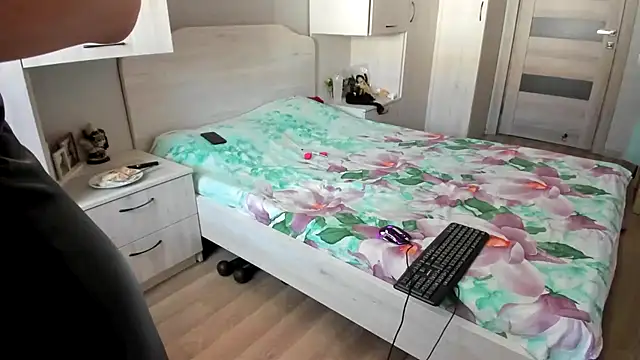 DUSSY PUSSY online show from 05-06-26, 03:54