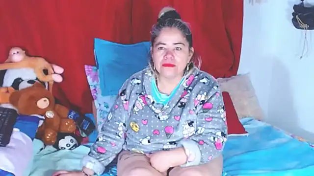 estrellita fugaz16x online show from 10-31-25, 05:04