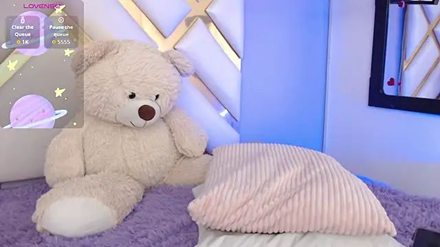 BeckyAnders online show from 10-15-25, 04:37