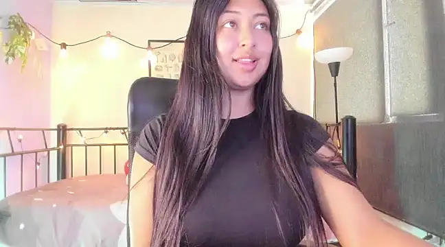 Snapshot of Pocahontas_power chatting on 02-08-25, 05:29 Pocahontas power online show from 02-08-25, 05:29