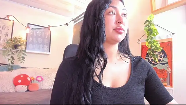 Snapshot of Pocahontas_power chatting on 09-17-25, 05:48 Pocahontas power online show from 09-17-25, 05:48