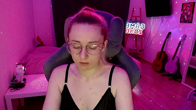 Snapshot of AnabelFrel chatting on 12-08-24, 01:08 AnabelFrel online show from 12-08-24, 01:08