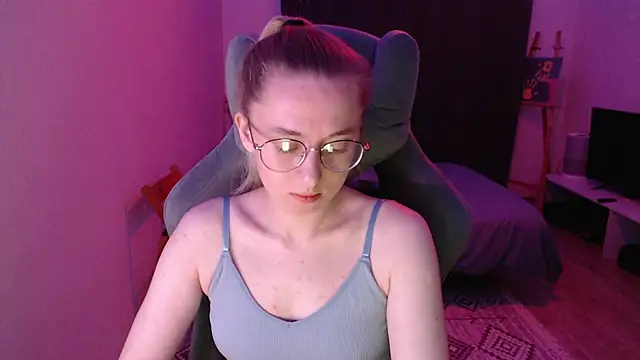 Snapshot of AnabelFrel chatting on 09-18-25, 12:35 AnabelFrel online show from 09-18-25, 12:35