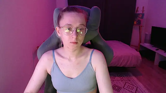 Snapshot of AnabelFrel chatting on 10-12-25, 12:23 AnabelFrel online show from 10-12-25, 12:23